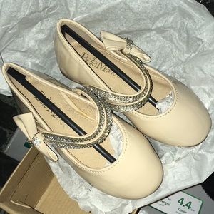 Toddler nude shoes